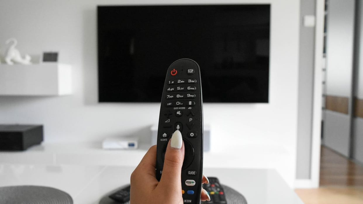 Centre decides to monitor output feed of multi system cable operators in non intrusive manner news in Hindi