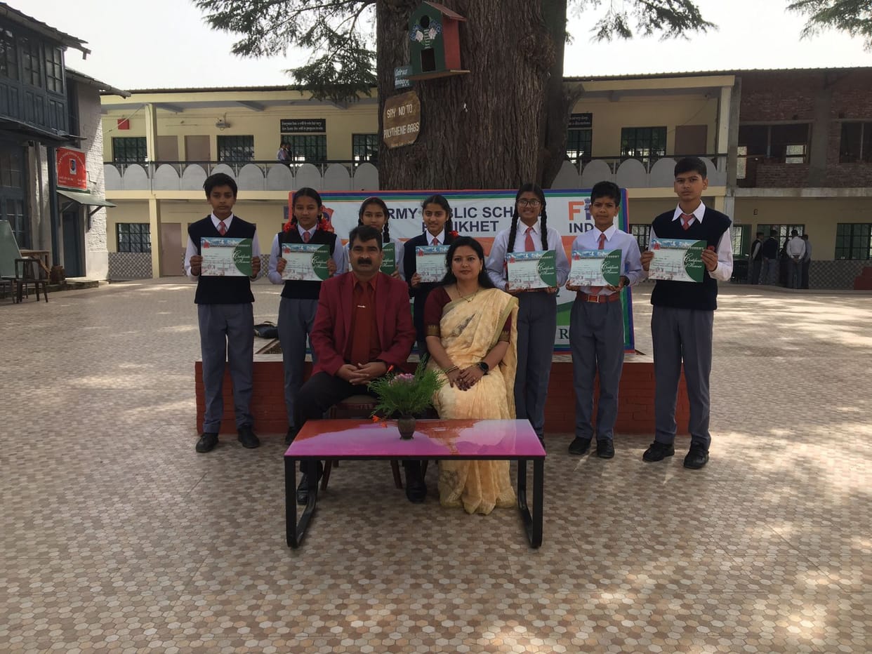 Minakshai and Khushi Wins Debate