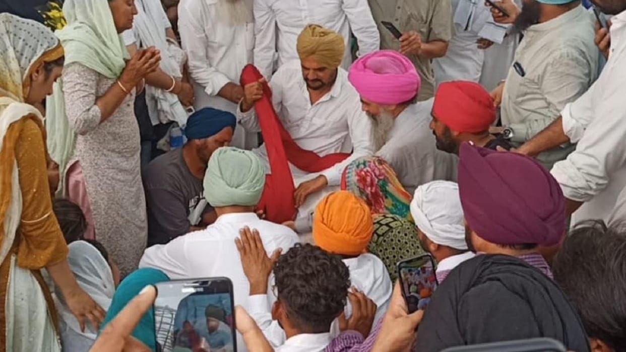 Sidhu Musewala's last journey on his favorite tractor