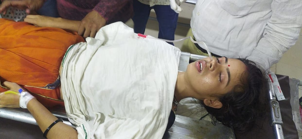 Attempt to kill by feeding poison, report on husband and father-in-law