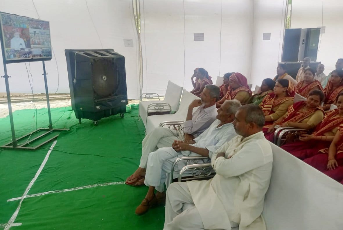 Beneficiaries saw the live telecast of Prime Minister's program