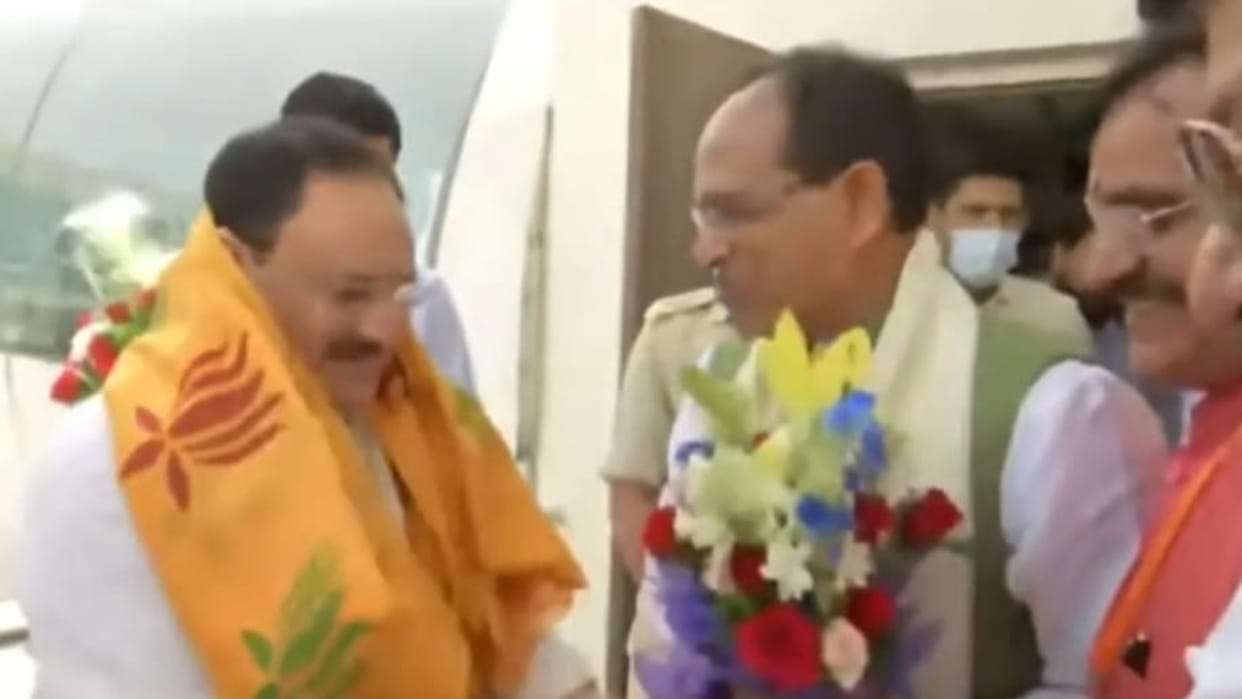 Madhya Pradesh: BJP National President JP Nadda reached Bhopal, welcomed by Chief Minister Shivraj