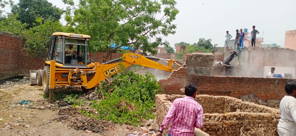 Administration demolished the encroachment of Chandwali pond