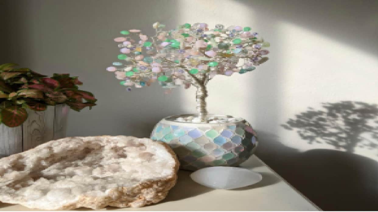 Fengshui Tips in hindi If you want to progress in life then keep crystal tree like this at home or office