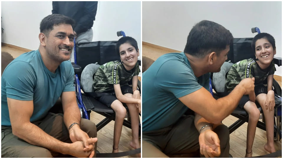 MS dhoni meeting with specially abled fan Lavanya see the photos