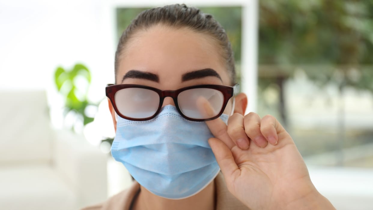 Fogging Issue in Glasses While Wearing Face Mask News in Hindi
