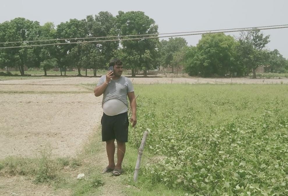 Burden touched in high tension line, elderly scorched