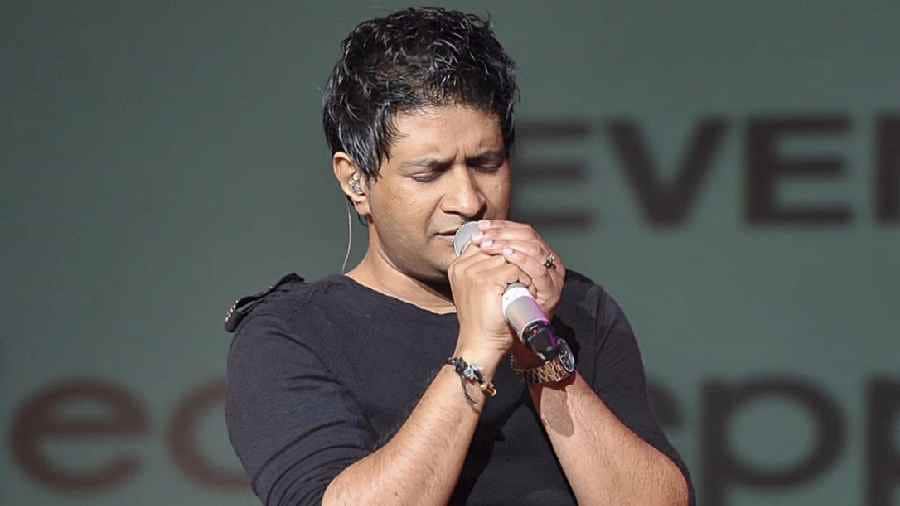 Singer Kk passed away: Pm modi, akshay kumar and other paid tribute to famous singer kk on his demise