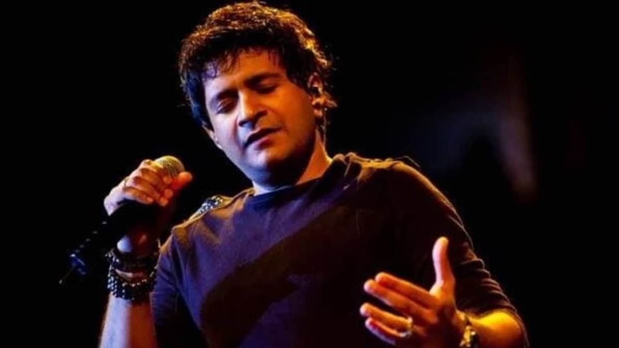 Bollywood Singer KK Passes Away, Fans are paying tribute to their favorite singer on social media