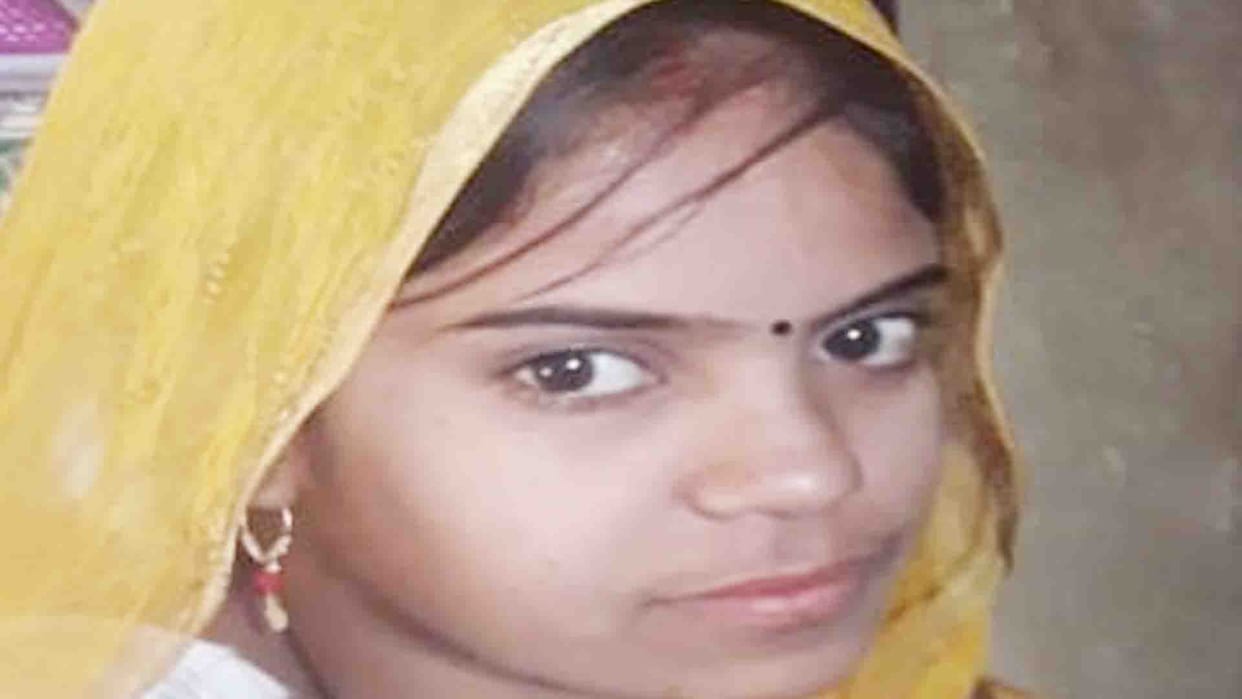woman commits suicide in kanpur up