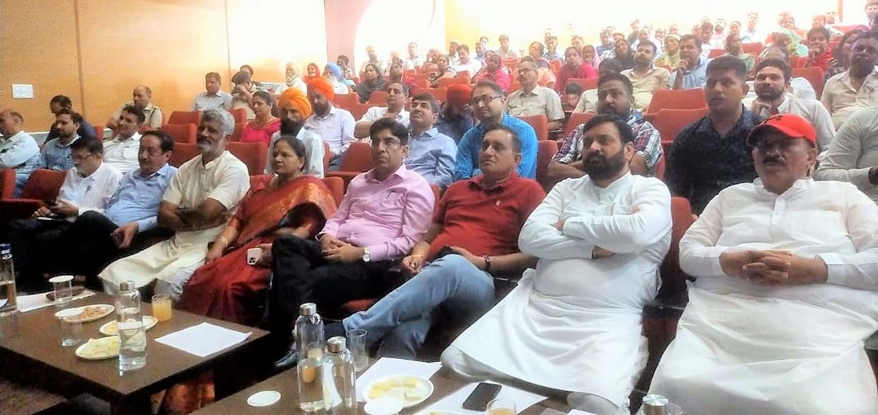 PM interacts with beneficiaries, Kurukshetra
