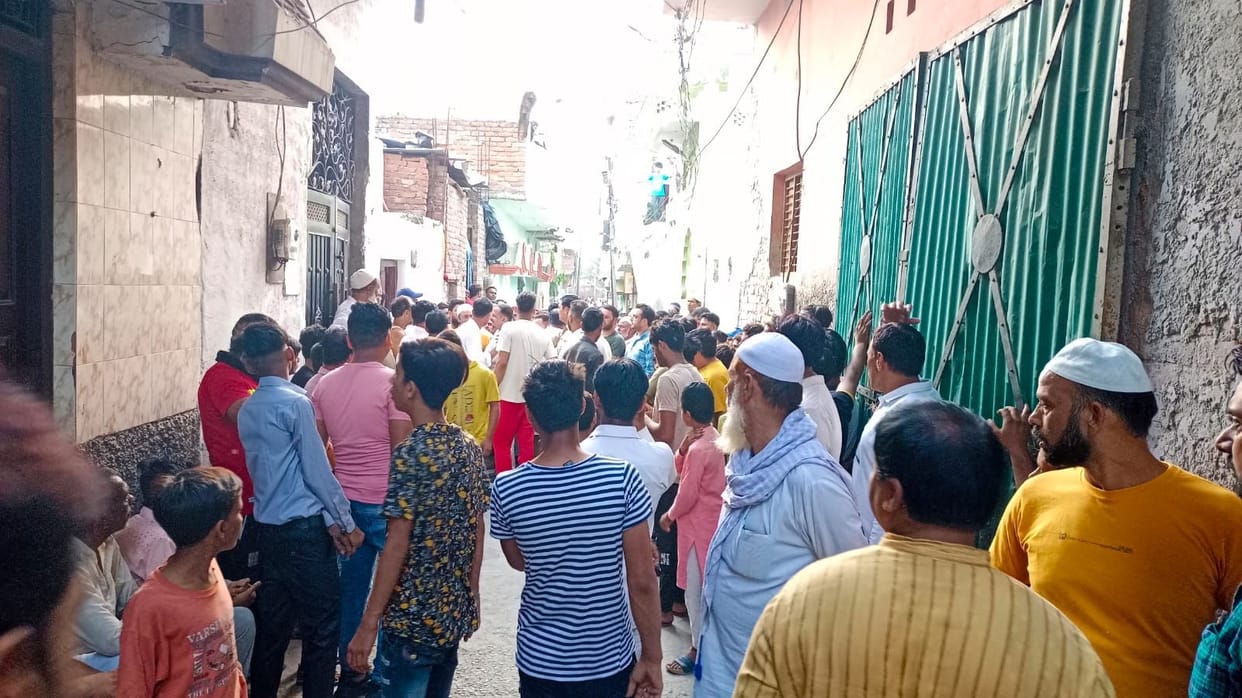 Anjum asked for seven lakhs, then Rashid took out the firearm