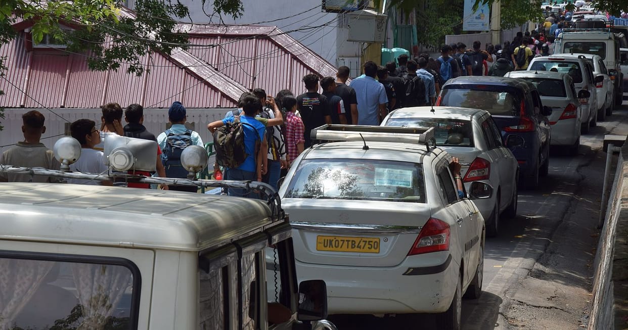 From morning till evening, the roads of Nainital are jammed