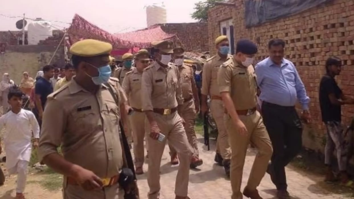 Shamli News: The miscreants who came to steal the goat killed the laborer after being crushed by the car