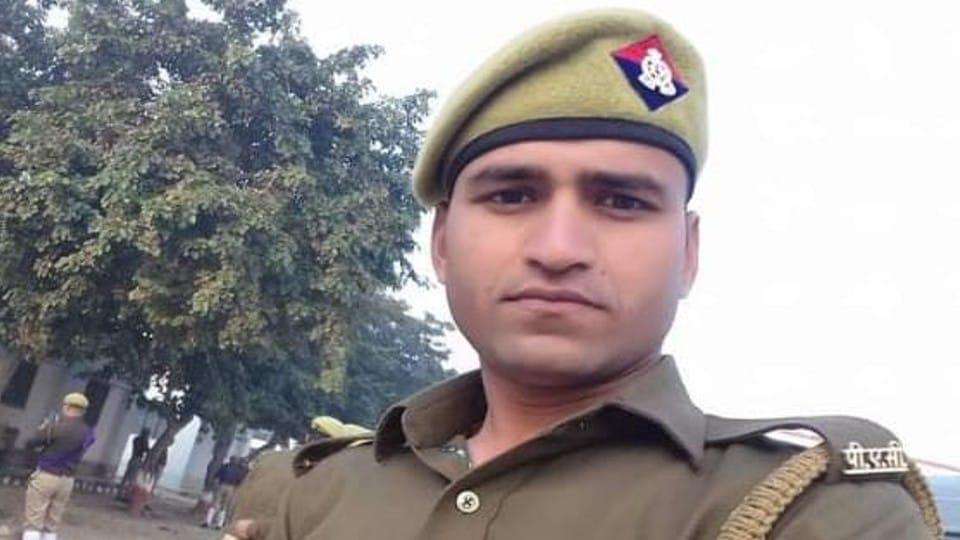 PAC soldier died due to canter collision on highway in agra