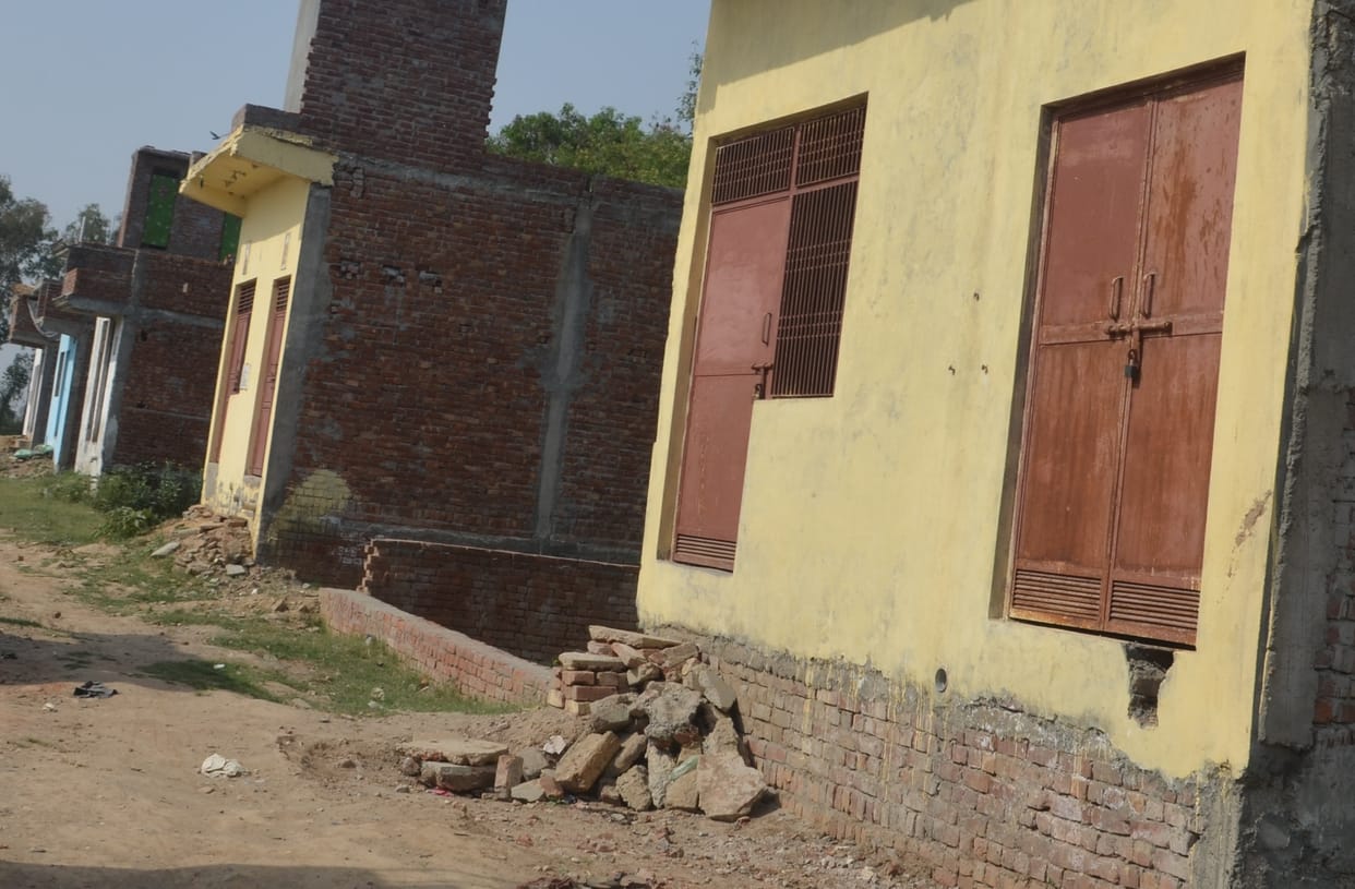 Houses were approved in the city, built in Yamuna Khadar