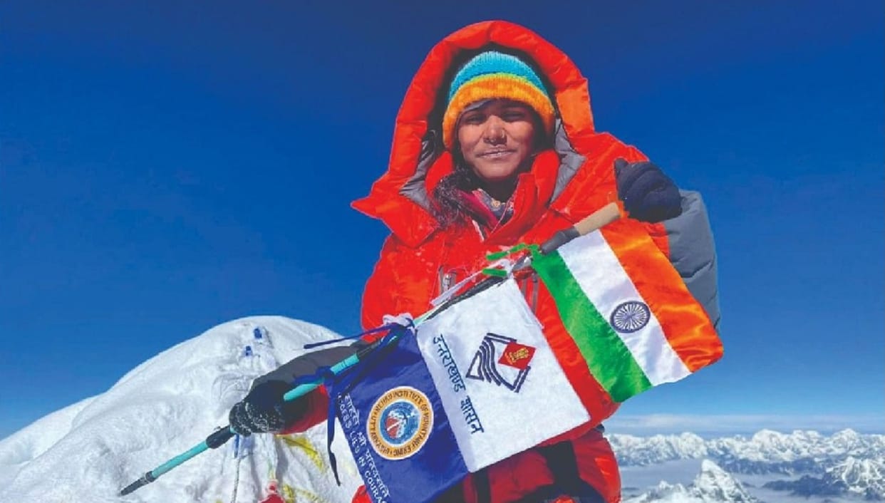 Uttarkashi daughter measured Mount Everest and Makalu in 15 days