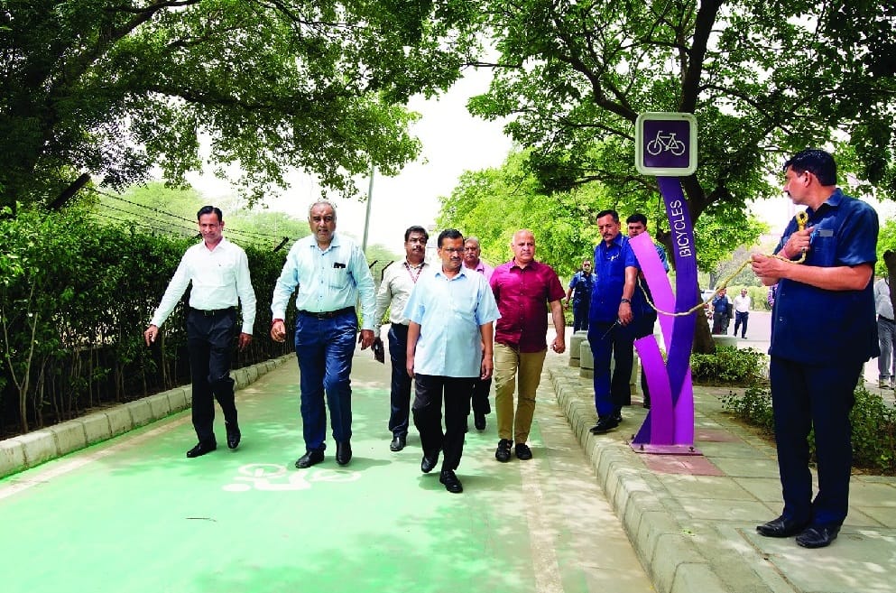 Delhi government engaged in beautifying the roads like Europe Kejriwal took stock of the road being built under the pilot project