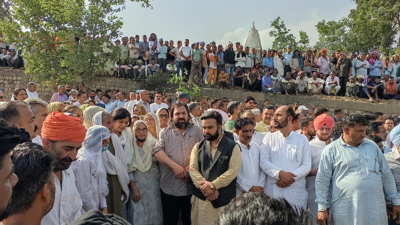 Jammu kashmir Panthers party Founder Prof Bhim Singh cremation held at ramnagar udhampur jammu