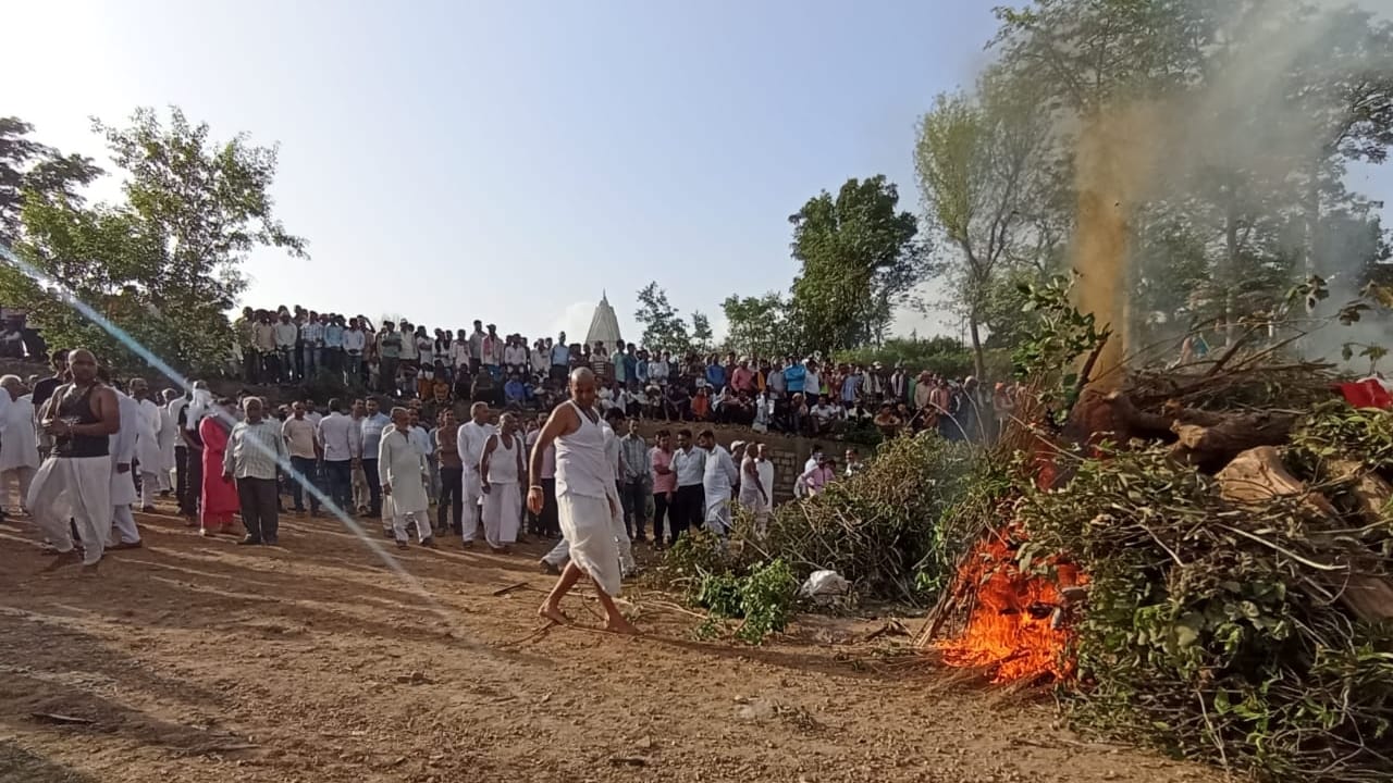 Jammu kashmir Panthers party Founder Prof Bhim Singh cremation held at ramnagar udhampur jammu