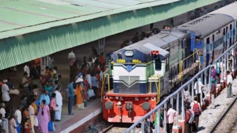 Opposition to Agneepath plan 43 trains canceled passengers upset