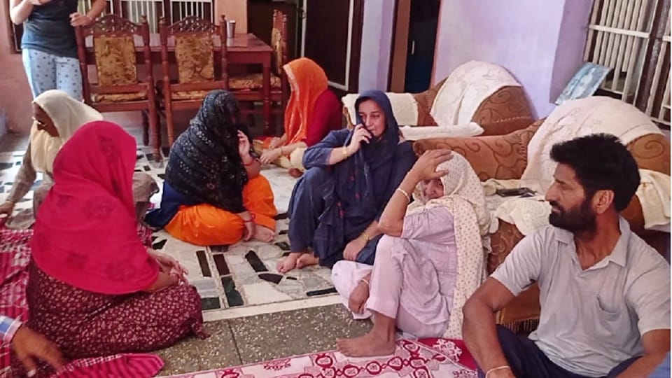 Target Killing in Jammu Kashmir Hindu teacher shot dead at Kulgam school