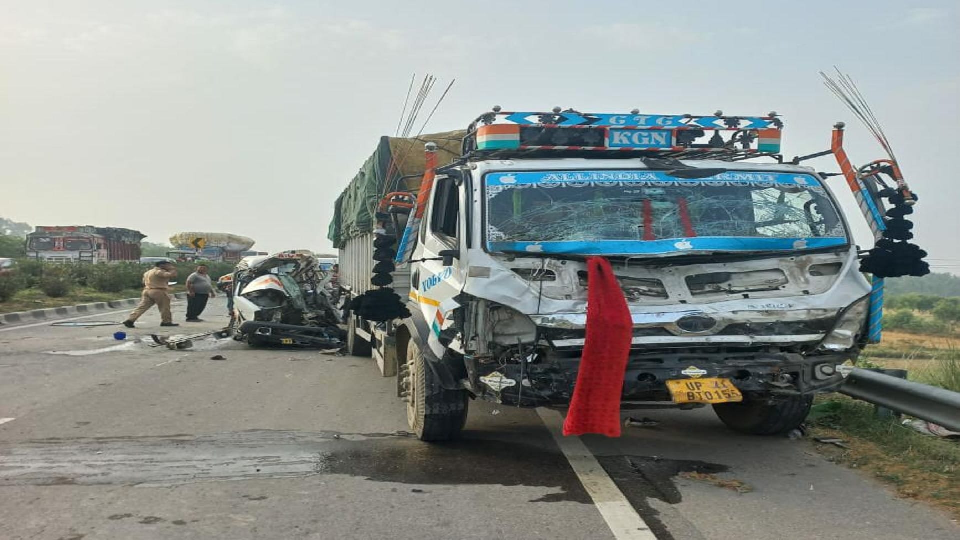 Big Road Accident in bareilly driver woke up for two nights and drive an ambulance for five and a half hundred kilometers