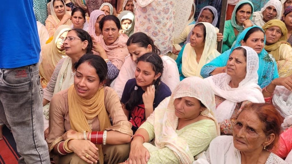 Samba Teacher Rajni Bala killed in kulgam by terrorist cremated in native village nanak chak samba