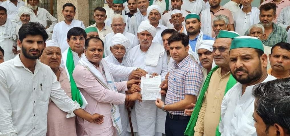 BKU activists furious over the attack on Rakesh Tikait