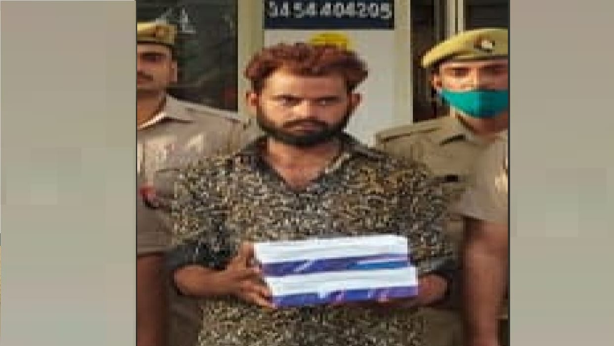 Police arrested youth who sold stolen mobiles