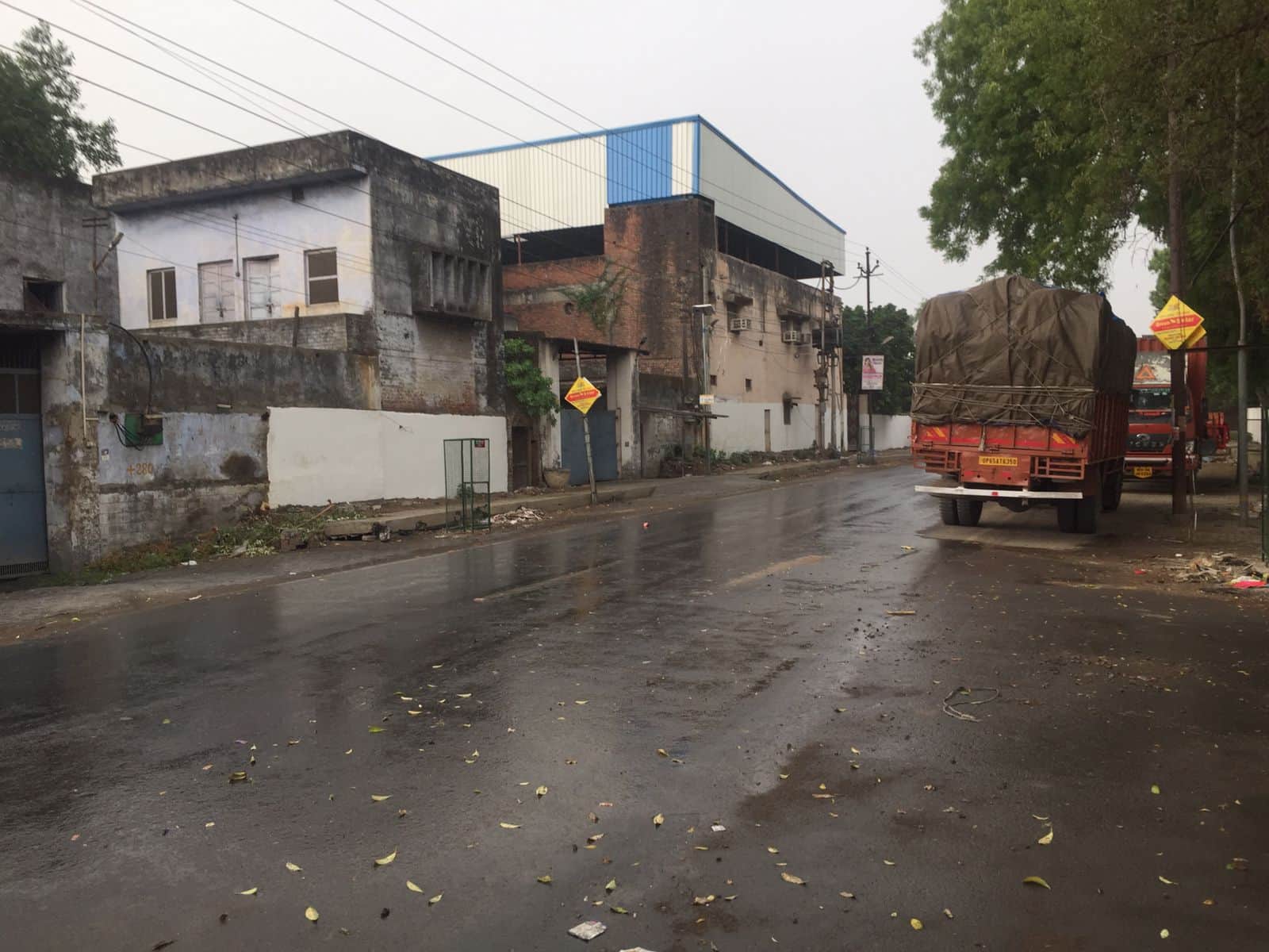 PHOTOS: Weather of Varanasi changed due to heavy rain, drop in temperature, relief from scorching heat