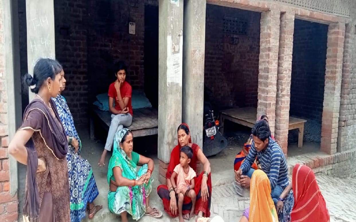 Horrific incident in land dispute Brother and nephew stabbed young man in Azamgarh  police in search of accused