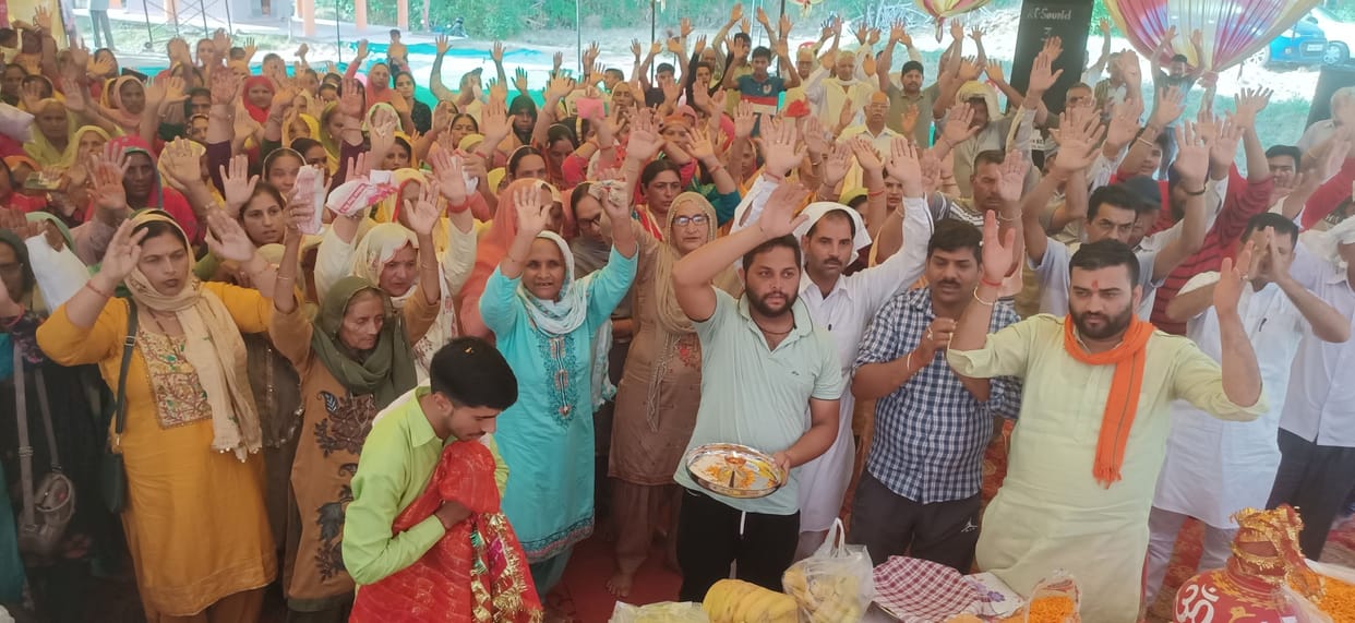 narrated the story of Shrimad Bhagwat in Akrot