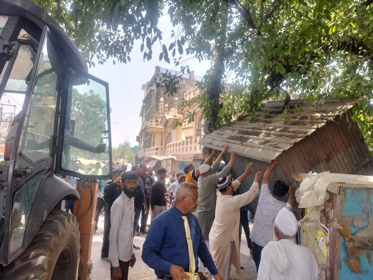 Bulldozers run at three places in the metropolis