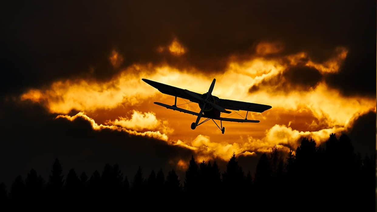 Cameron Airpark in California Where Everyone Has Own Airplanes Aircraft Used for Daily Life