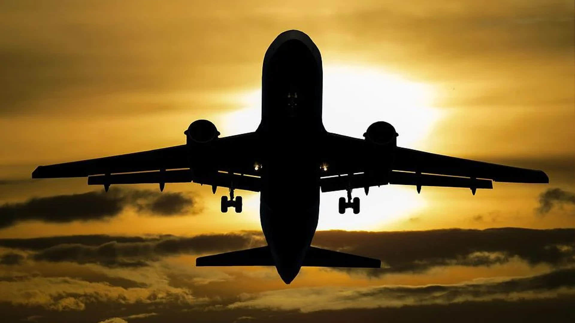 Cameron Airpark in California Where Everyone Has Own Airplanes Aircraft Used for Daily Life
