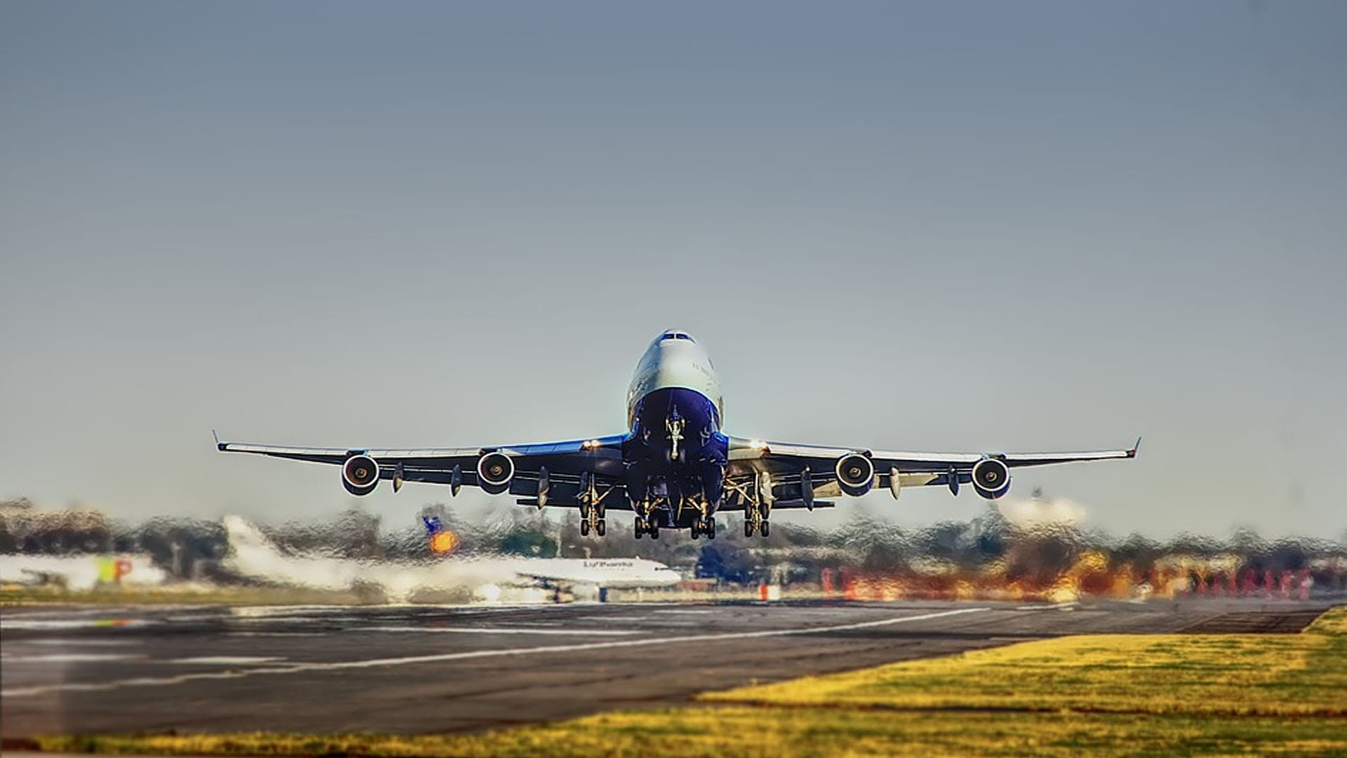Cameron Airpark in California Where Everyone Has Own Airplanes Aircraft Used for Daily Life