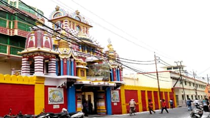 गोरखपुर गीता प्रेस।