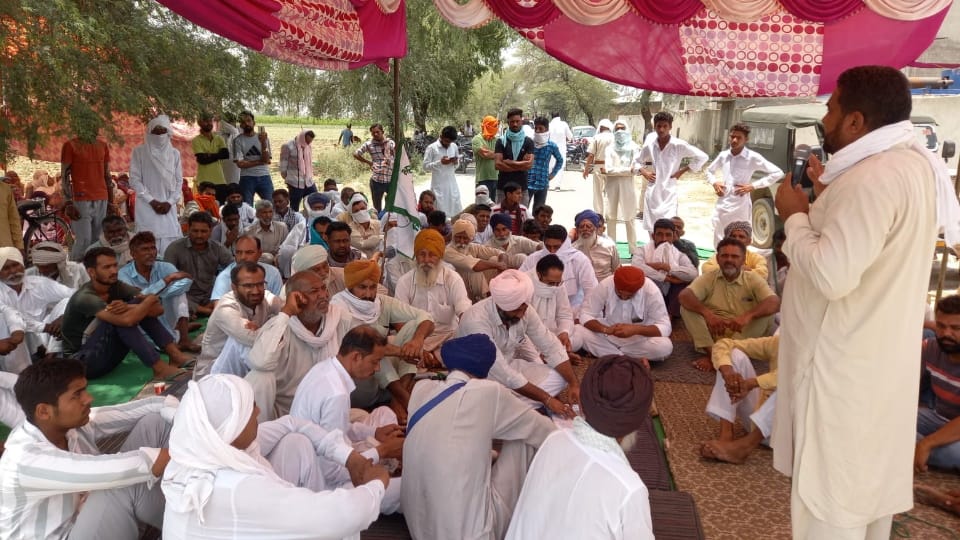 Farmers Protest against hatchery farm in sirsa