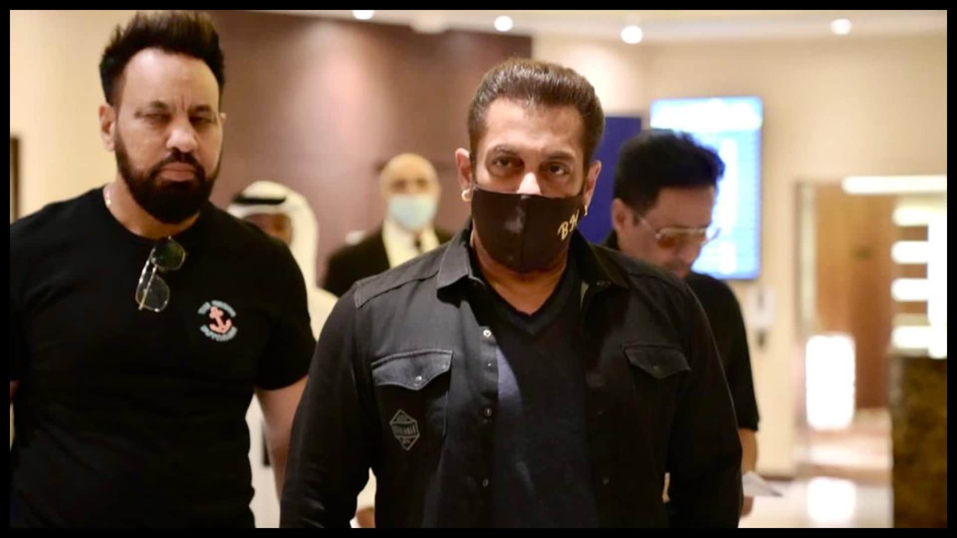 IIFA 2022 begins at Yas Island Abu Dhabi Salman is greeted by his fans Devi Sri Prasad to perform