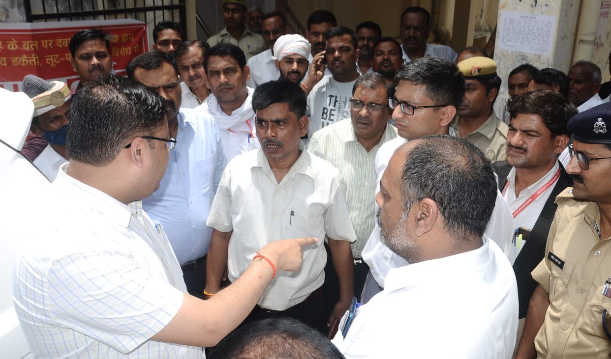 Angry advocates created a ruckus due to non-hearing in the partner's case