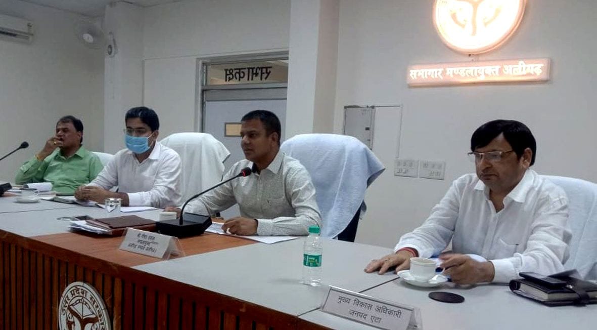 Officers should explore the possibility of flyover from Quarsi intersection to AMU circle