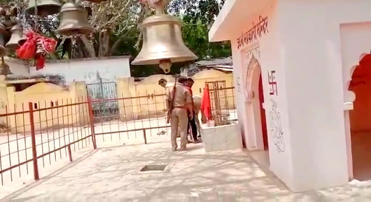 Police forgot duty due to faith, took prisoner to temple after court appearance, four policemen suspended