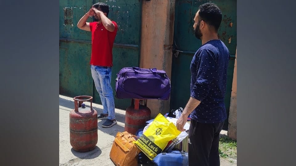 Srinagar Security beefed up in Srinagar after target killing in Kulgam checking of commuters coninues
