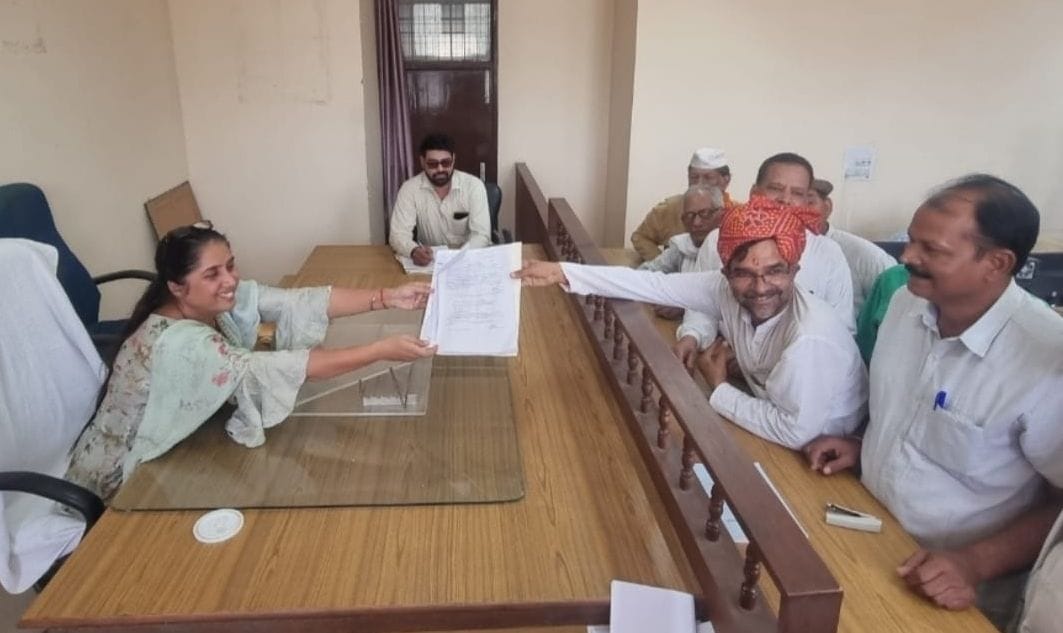 One of the chairman and two candidates of the councilor filed nomination papers