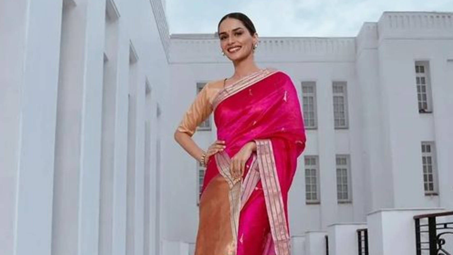 manushi chhillar look regel in fuchsia pink saree for special screening of samrat prithviraj