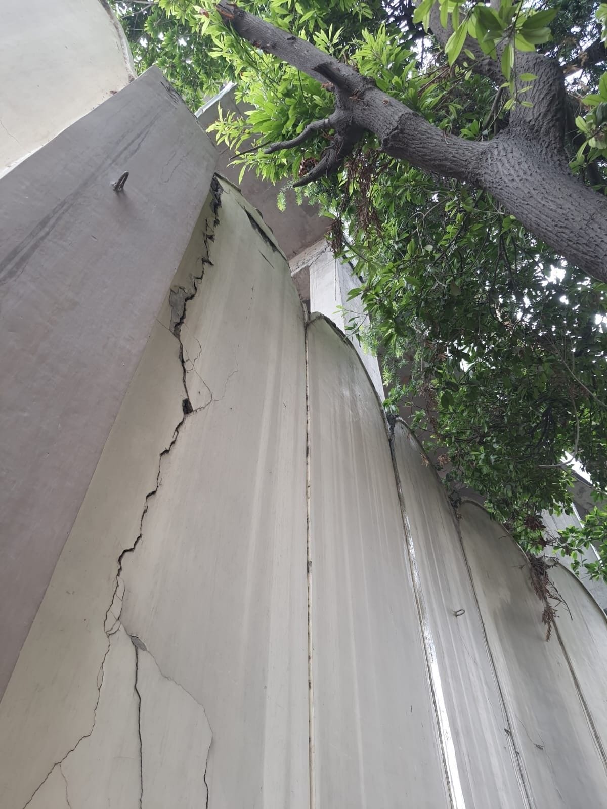 The walls of the house cracked due to the construction of multi-storey building, complaint to CM