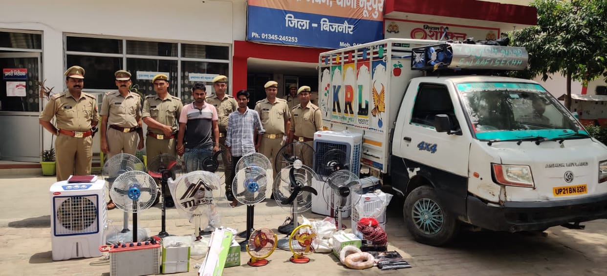 Police caught two thieves in the encounter