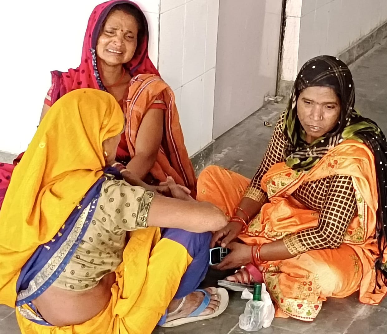 Kanpur Dehat : Newborn dies after delivery, relatives allege late arrival of Asha and ambulance