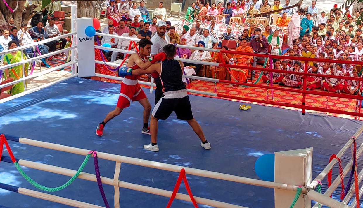 boxing pratiyogita organised in basdehda  school mehtpur una  himachal